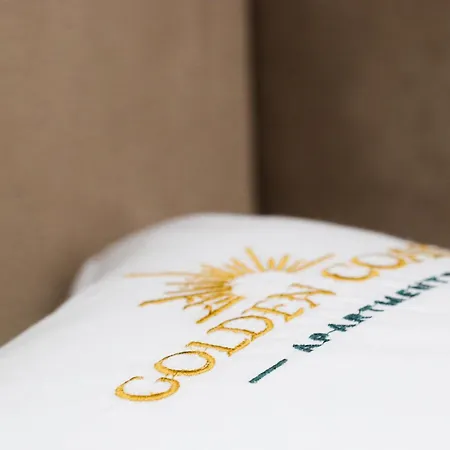 Golden Coast Q6 48 *